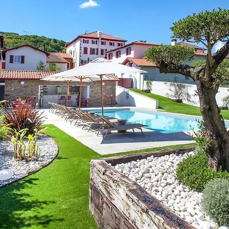 Hotel Argia Hasparren Bagian luar foto