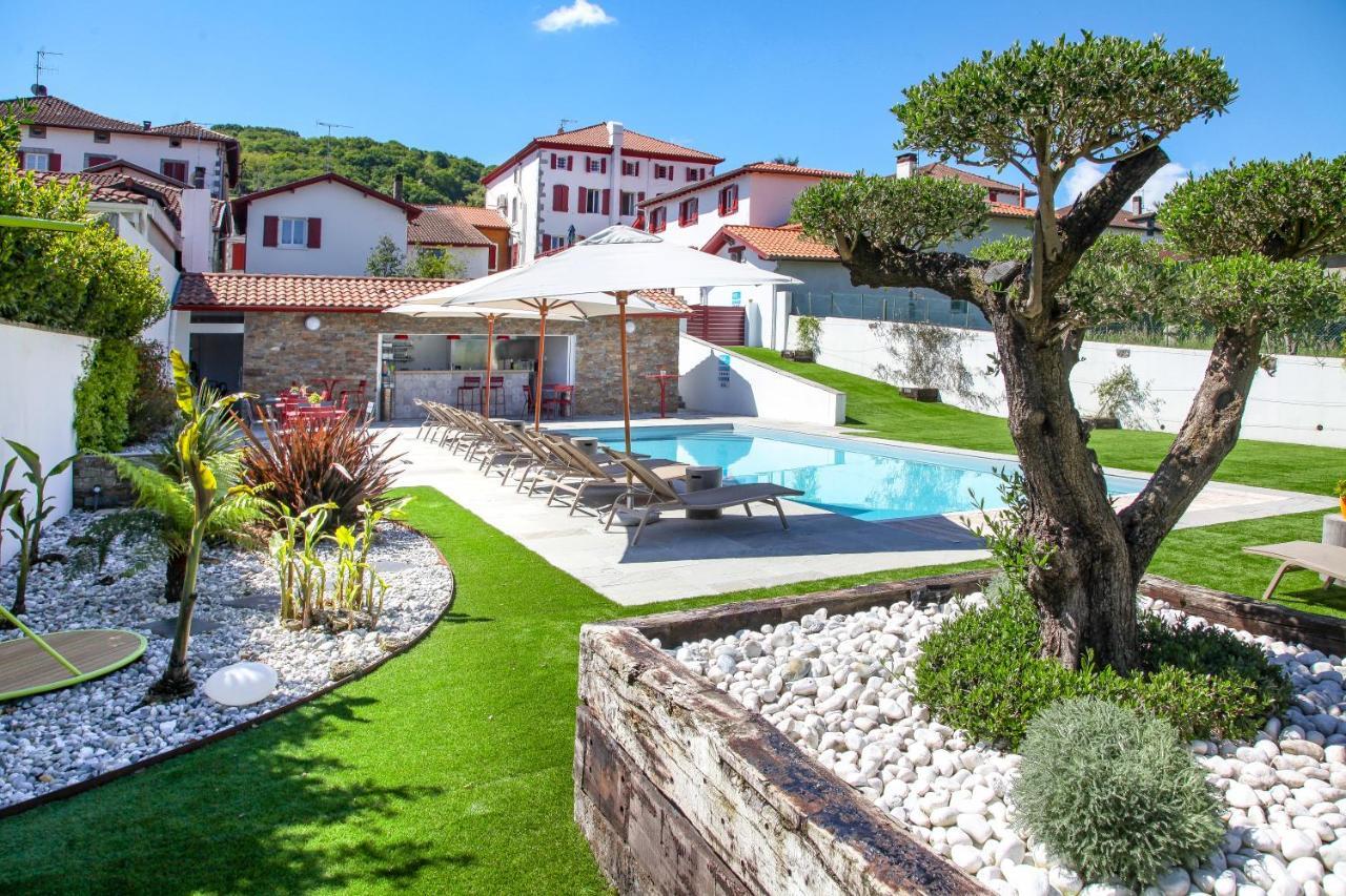 Hotel Argia Hasparren Bagian luar foto