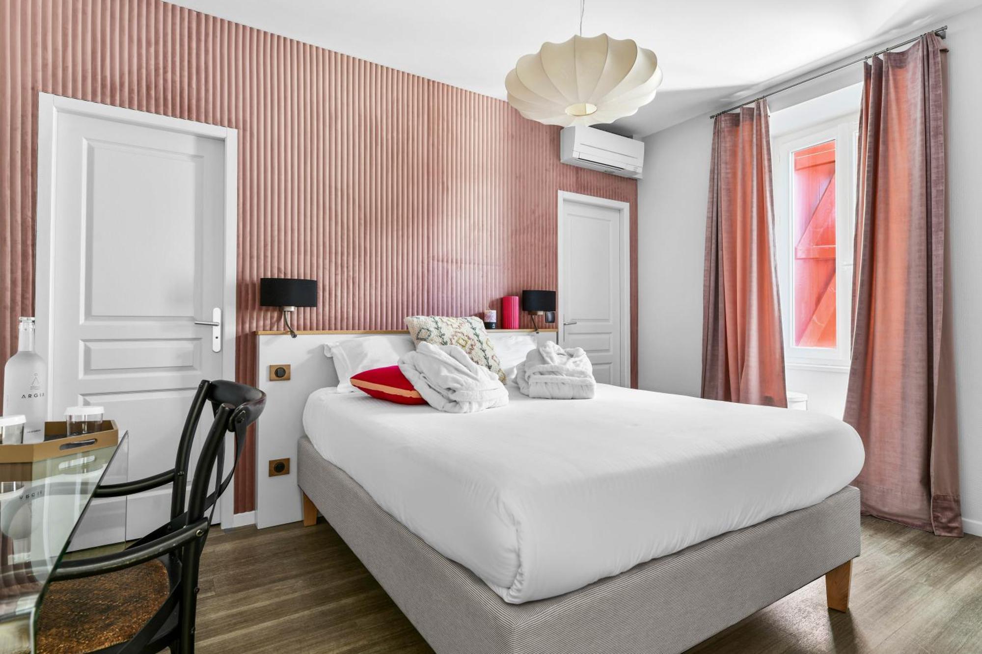 Hotel Argia Hasparren Bagian luar foto