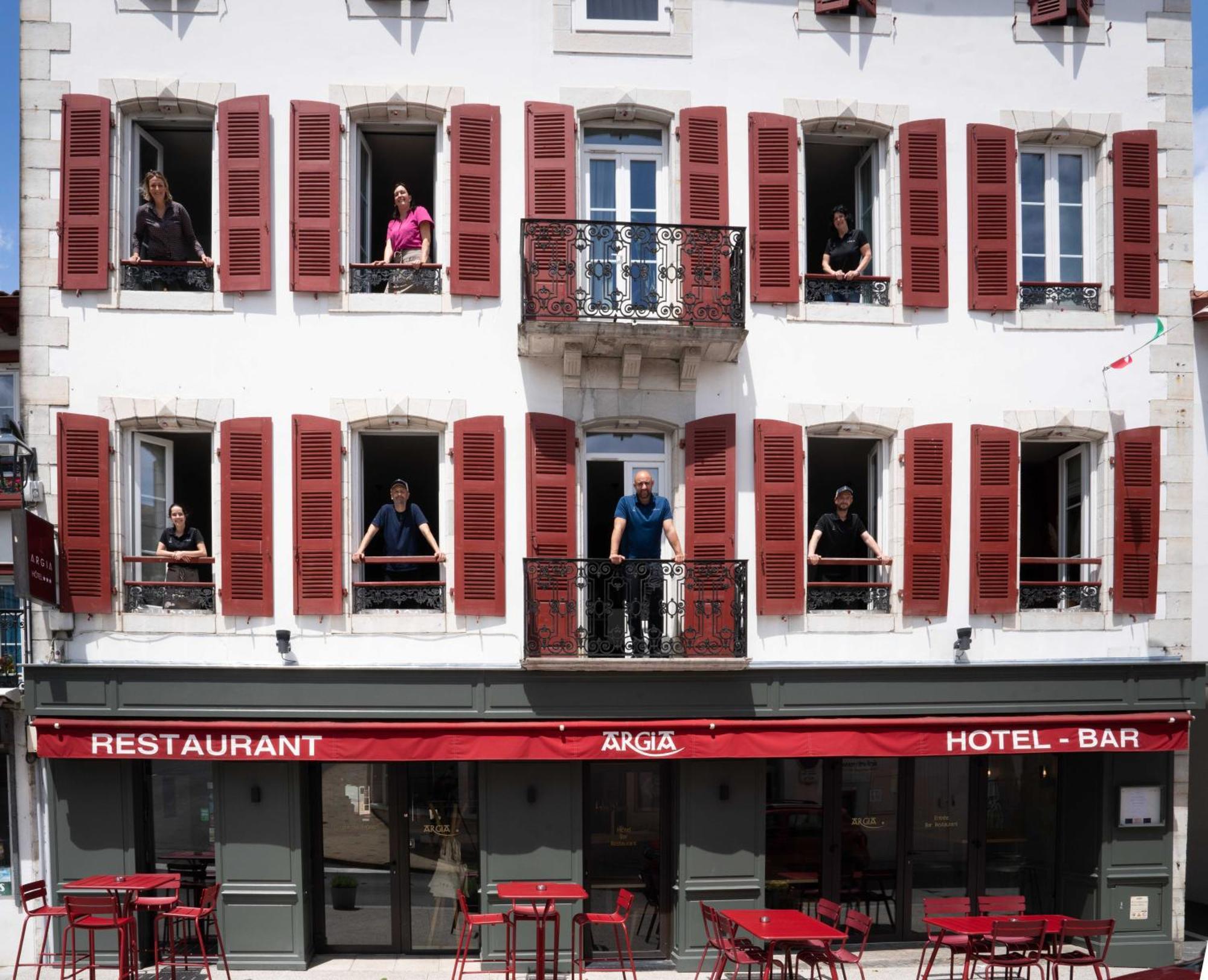 Hotel Argia Hasparren Bagian luar foto